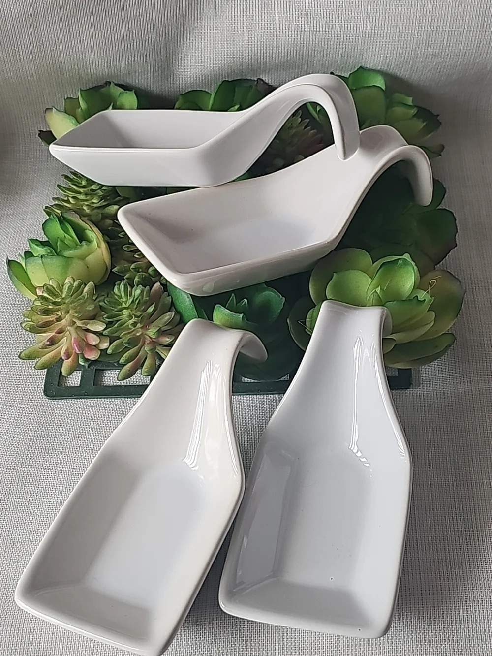 New Sur La Table White Ceramic Appetizer Taster Spoon, Set of 4